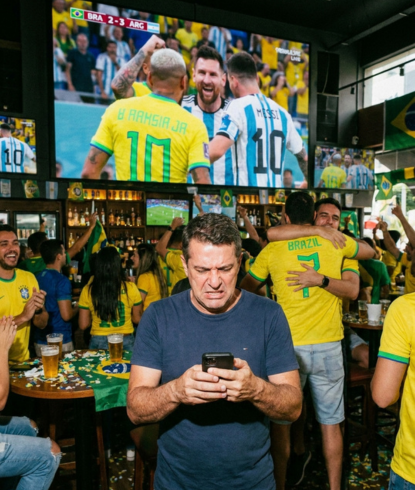 Homem Comemorando